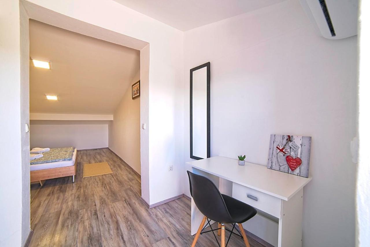 Holiday House Rab Kampor 外观 照片